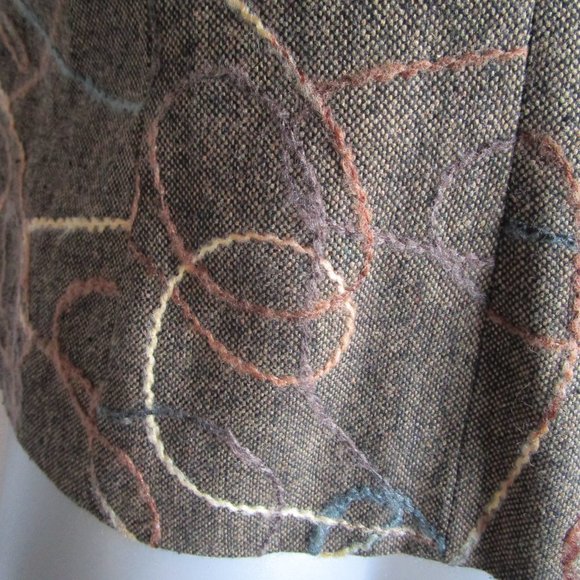 Brown preppy vest with yarn embellishments Coldwater Creek size 6 - Picture 11 of 16